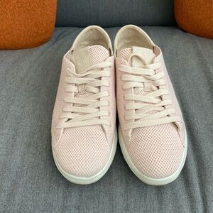 Cole Haan Casual Pink Sneakers. Size 8. Very good condition